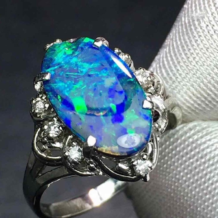 Trang sức đá Opal